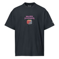 T-shirt navy oversize con scritta rosa "lalucidità nonsi negozia" e grafica cubo bubble streetwear messaggio forte.