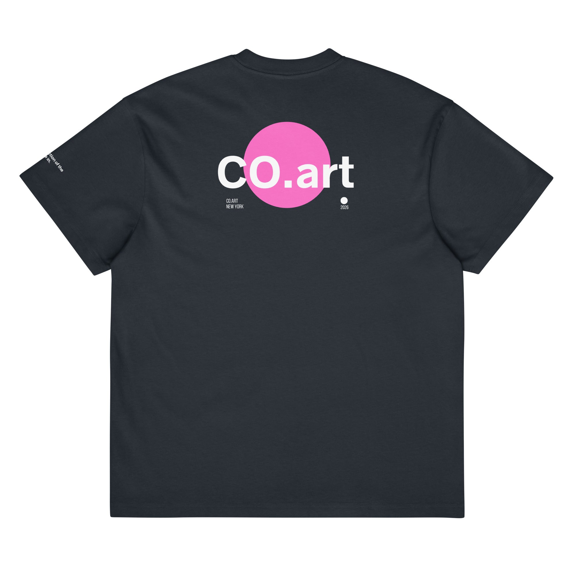 T-shirt streetwear oversize blu navy con grafica manifesto rosa bubble e scritta bianca "co.