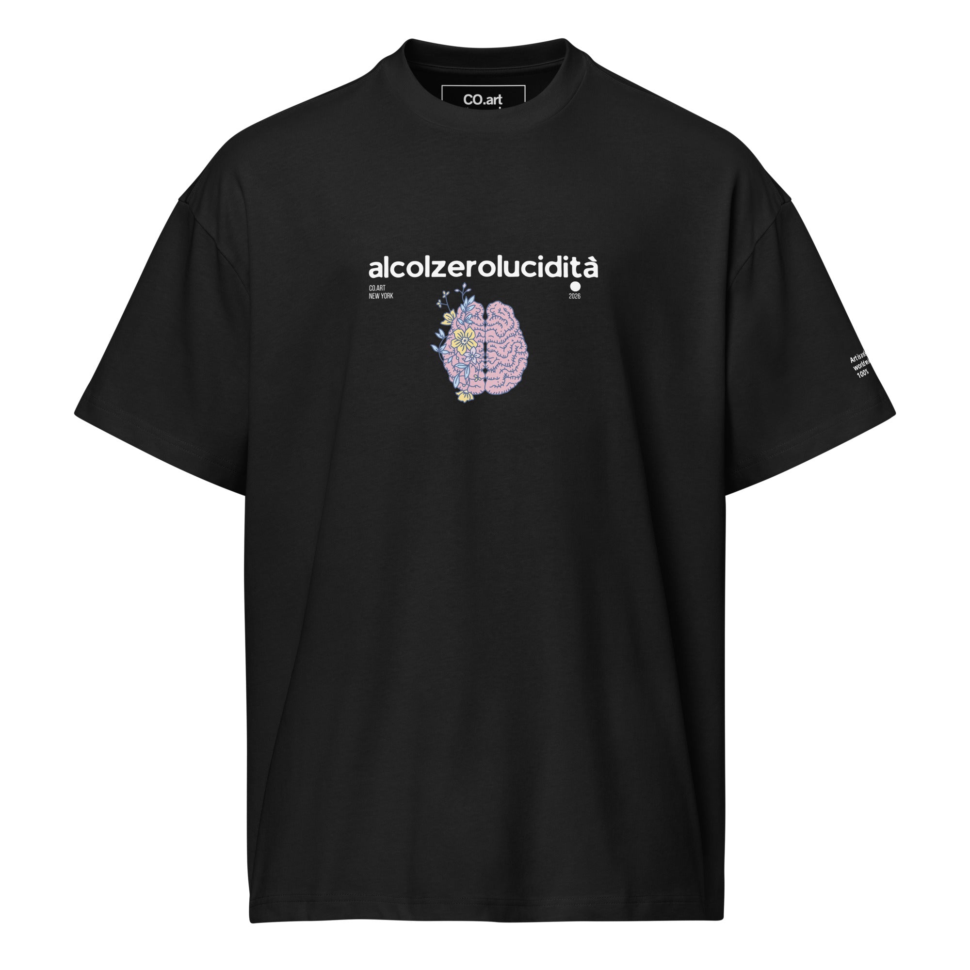 T-shirt streetwear nera oversize con grafica manifesto cervello fiorito e scritta bianca "alcolzerolucidità" messaggio forte.