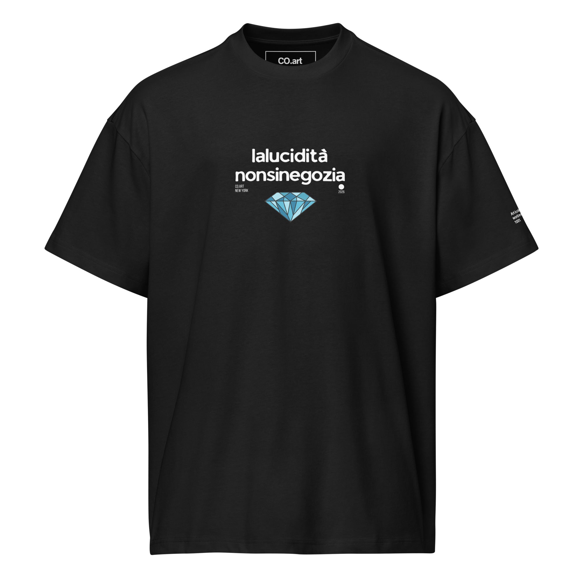 T-shirt oversize nera da uomo con grafica streetwear e scritta bianca "lalucidità nonsinegozia" con simbolo diamante e.