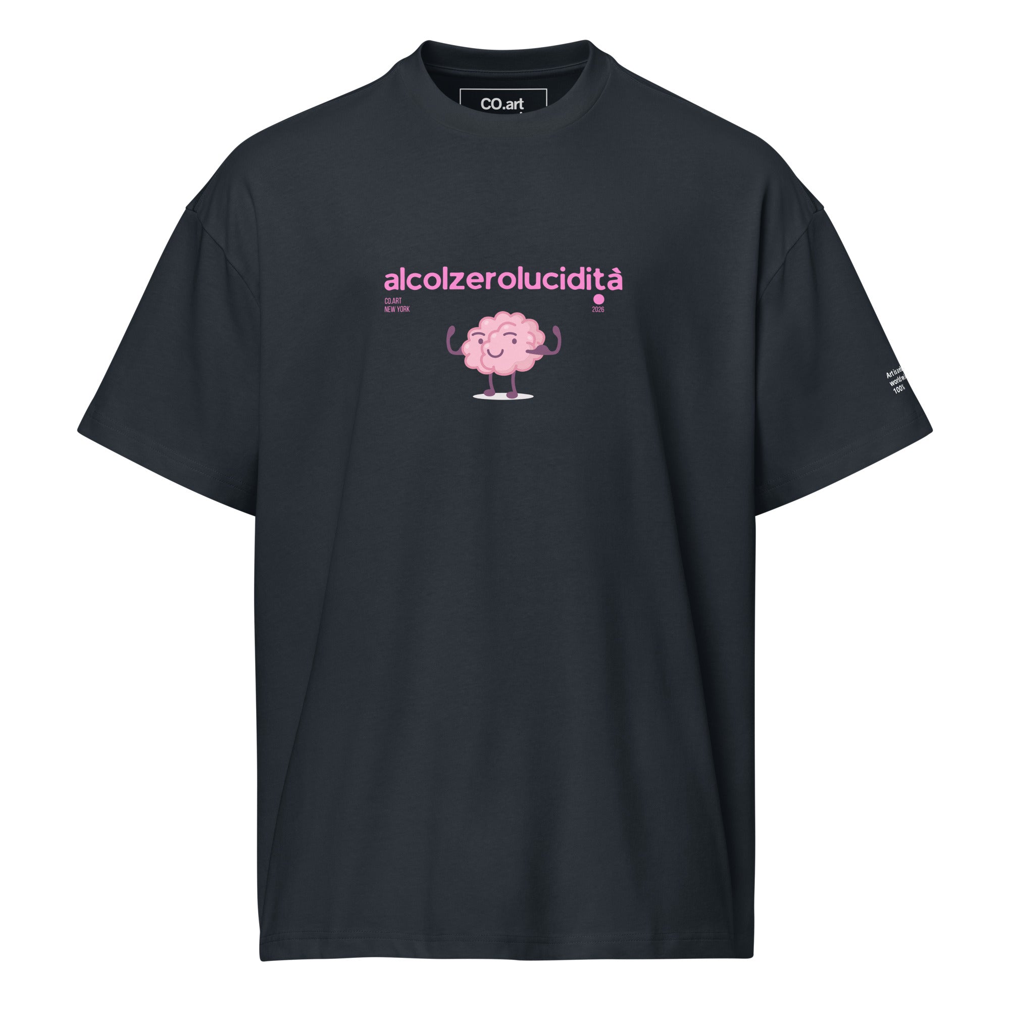 T-shirt streetwear oversize nera con grafica rosa bubble di cervello e scritta "alcolzerolucidità" messaggio forte davanti.