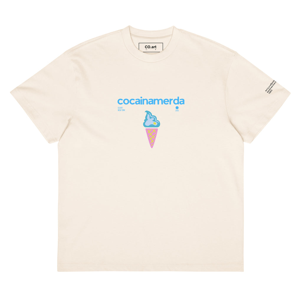 T-shirt oversize bianca vintage con scritta azzurra "cocainamerda" e grafica gelato, stile streetwear con messaggio forte.