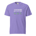 T-shirt lilla unisex con scritta bianca "cocainapaghiperstaremale" e grafica colorata ABC in stile streetwear messaggio.