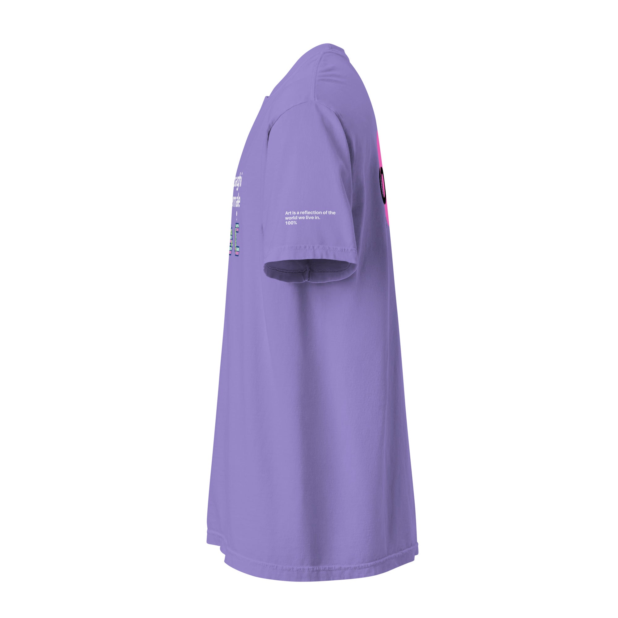 T-shirt lilla oversize streetwear con grafica bianca manifesto messaggio forte cocainapaghiperstaremale sulla manica e sul.