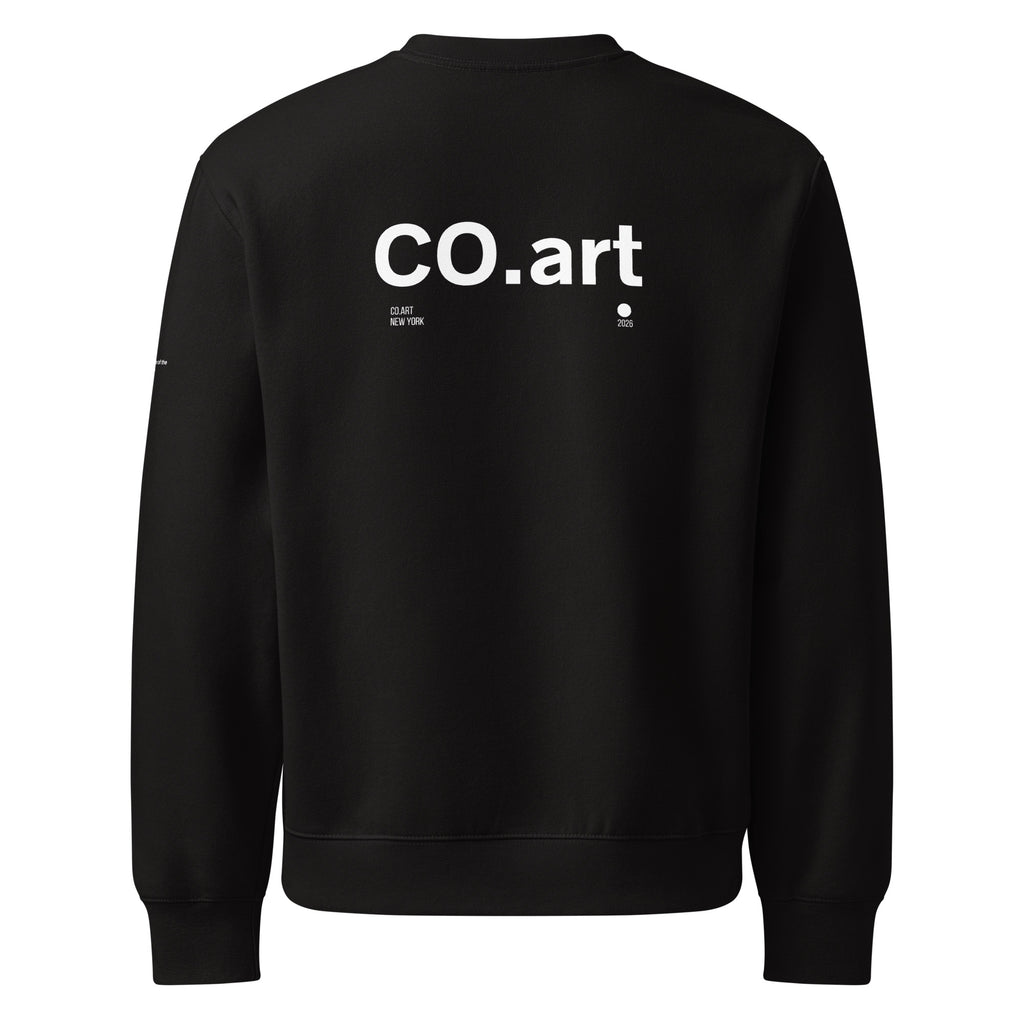 Felpa nera oversized con grafica bianca "CO.art" sul retro, stile streetwear, messaggio forte manifesto unisex.