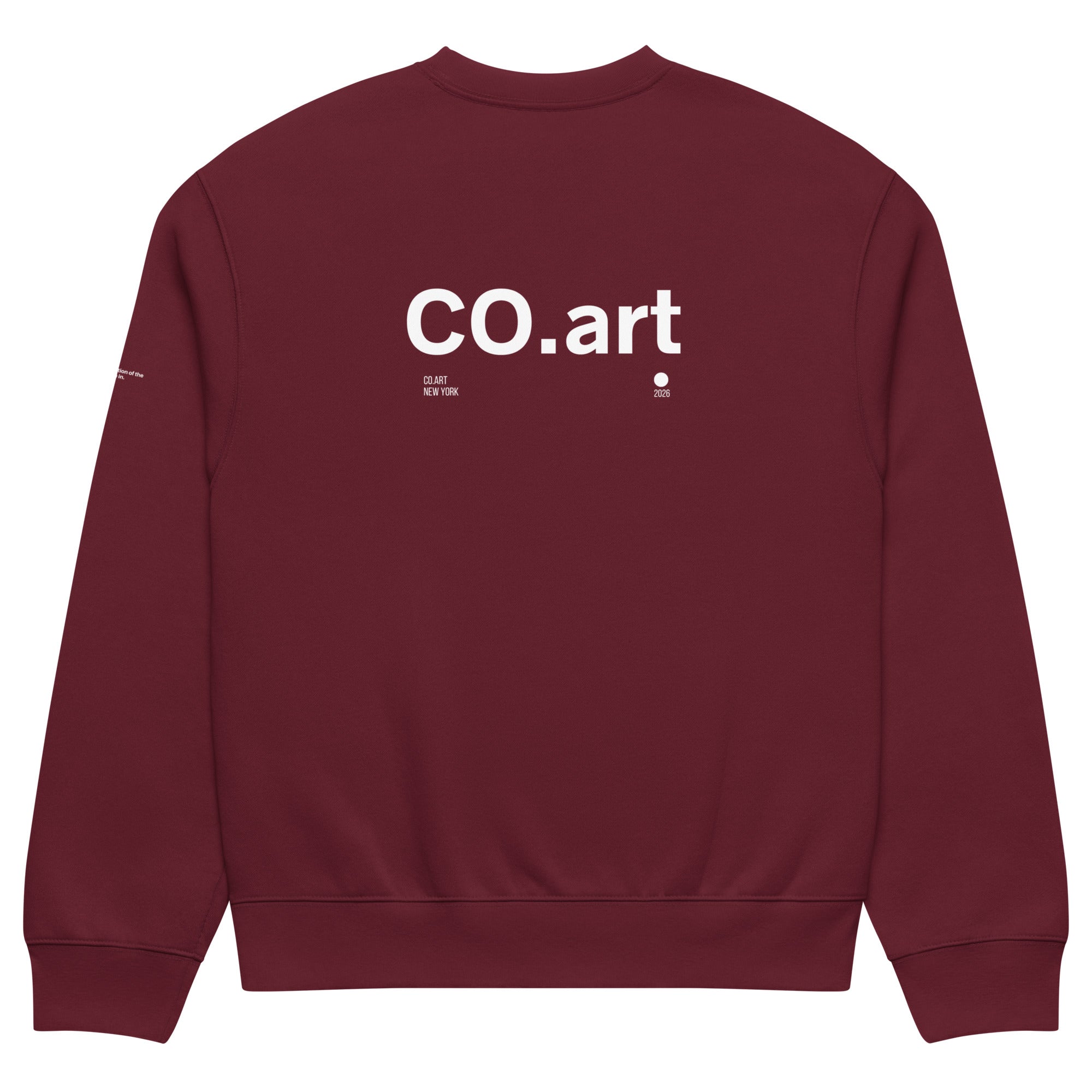 Felpa oversized color granata con scritta bianca "co.art" sul retro, stile streetwear con grafica manifesto e messaggio forte.