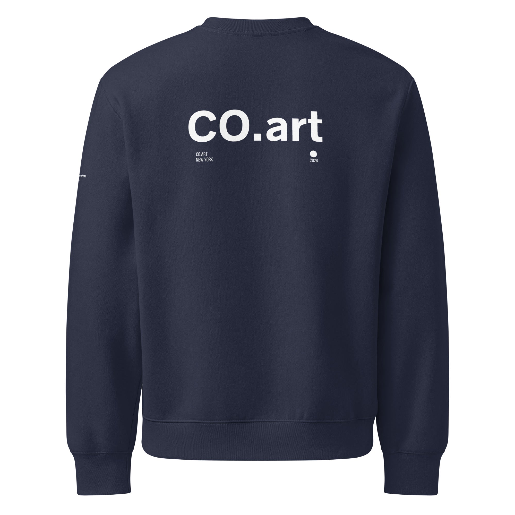 Felpa girocollo oversize navy con grafica bianca "CO.art" stile streetwear con manifesto e messaggio forte sul retro.