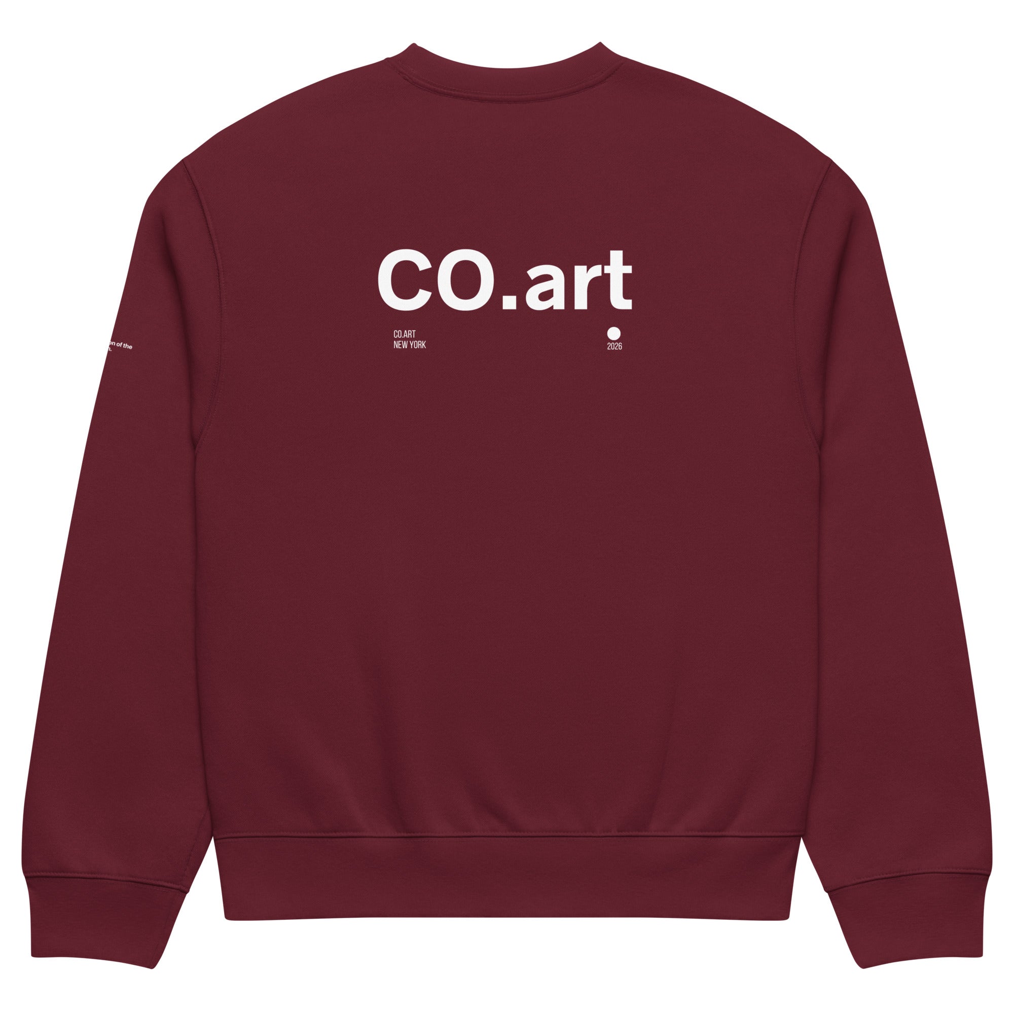 Felpa girocollo oversize granata con grafica bianca "CO.art" e dettagli minimal, stile streetwear manifesto messaggio forte.