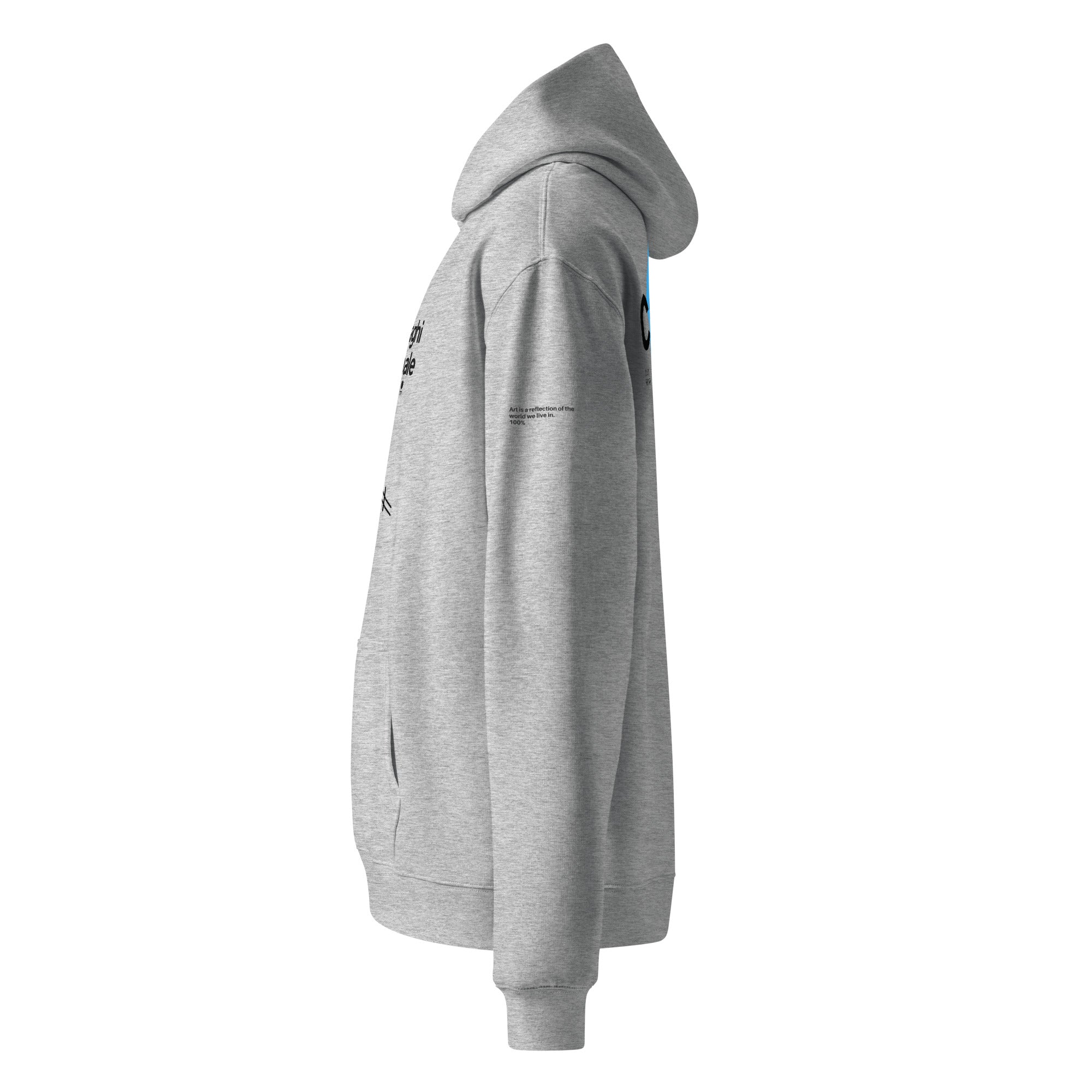 Felpa oversize grigia streetwear con cappuccio, scritta nera "CocainaPaghiPerStareMale" e grafica manifesto pecora sul.