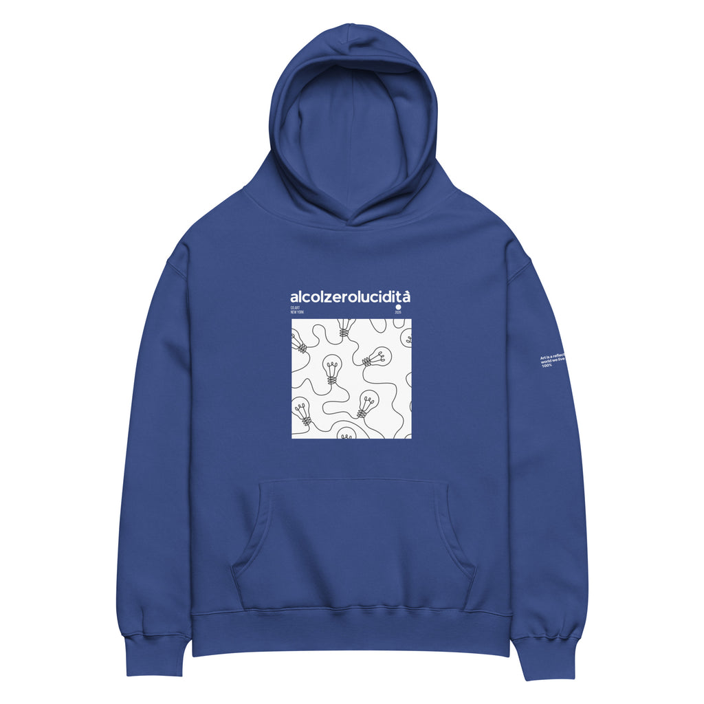 Felpa streetwear oversize blu con cappuccio, scritta bianca "alcolzerolucidità" e grafica manifesto a lampadine sul petto,.