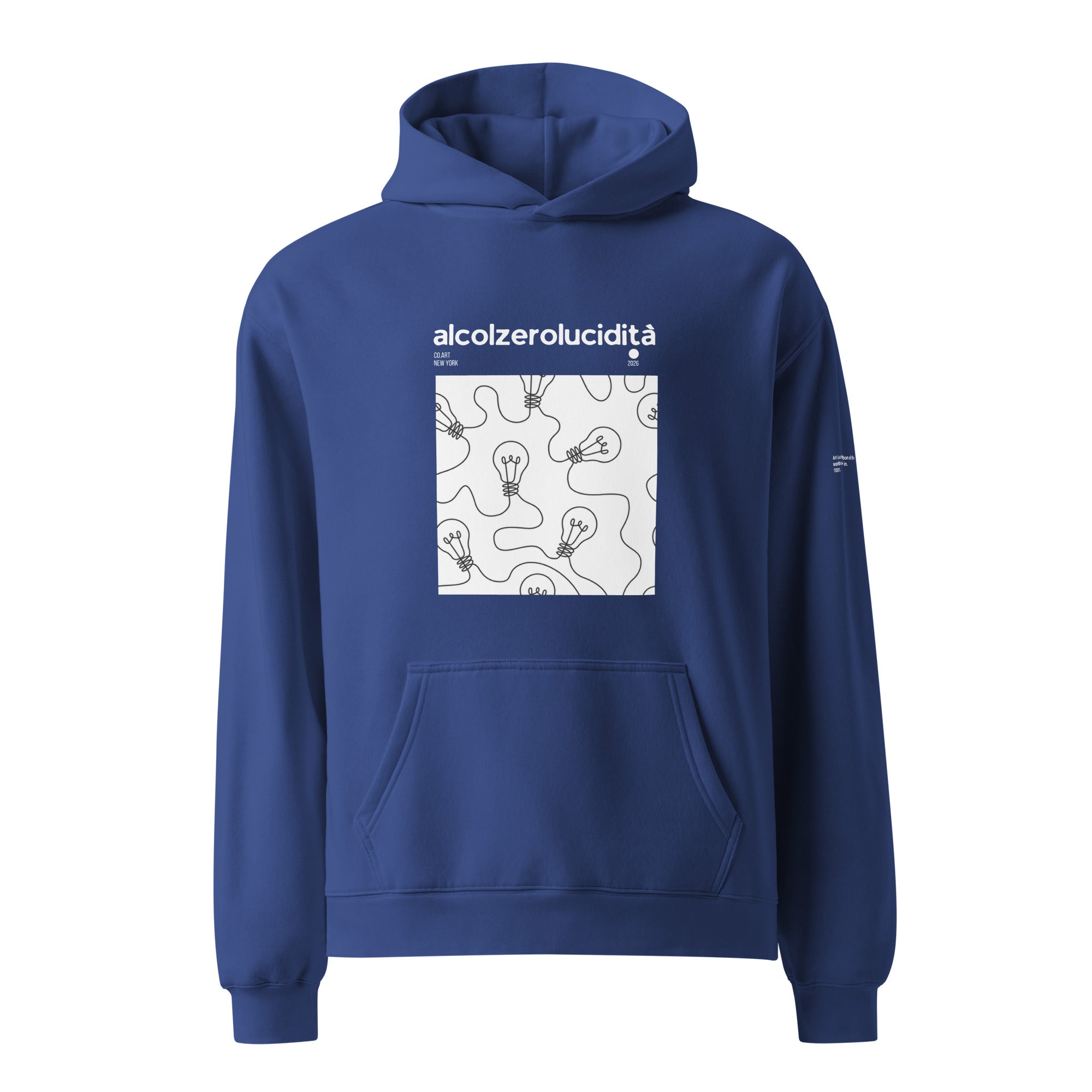 Felpa hoodie streetwear blu oversize unisex con grafica manifesto lampadine e scritta bianca "alcolzerolucidità".