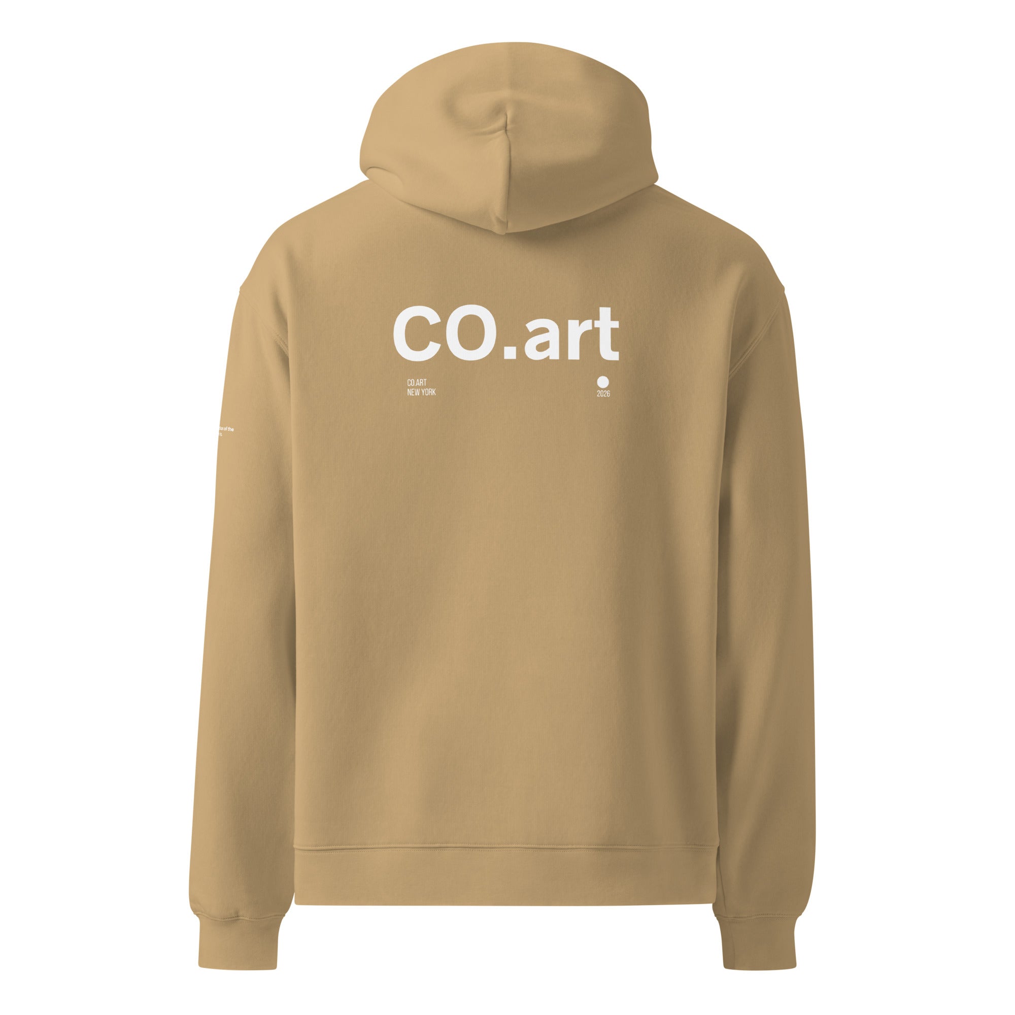 Felpa oversize sabbia unisex con cappuccio, grafica bianca "CO.art" stile streetwear con messaggio manifesto forte sul retro.
