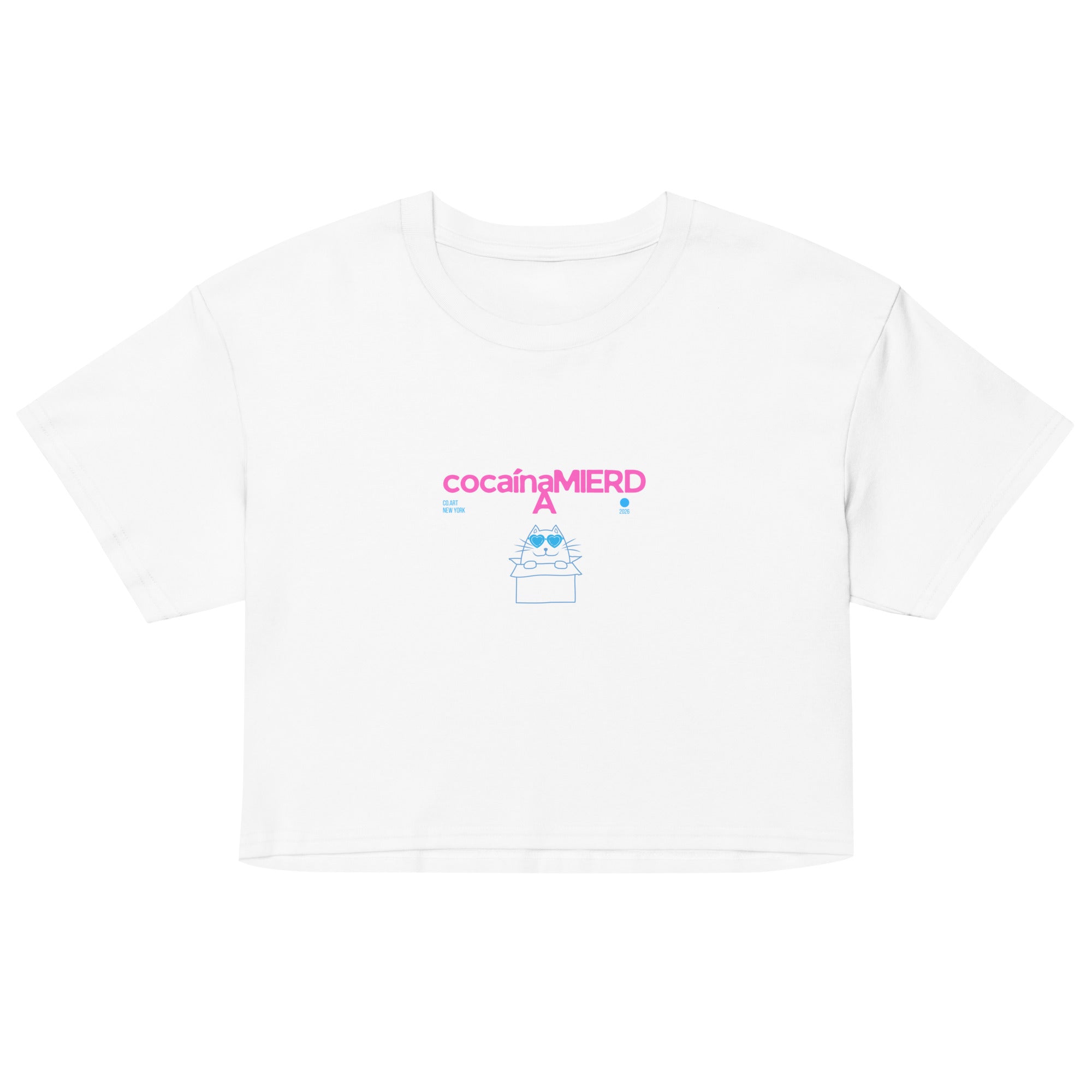 Crop top bianco donna con scritta rosa bubble "cocainamierda" e grafica gatto stilizzato, streetwear messaggio forte.