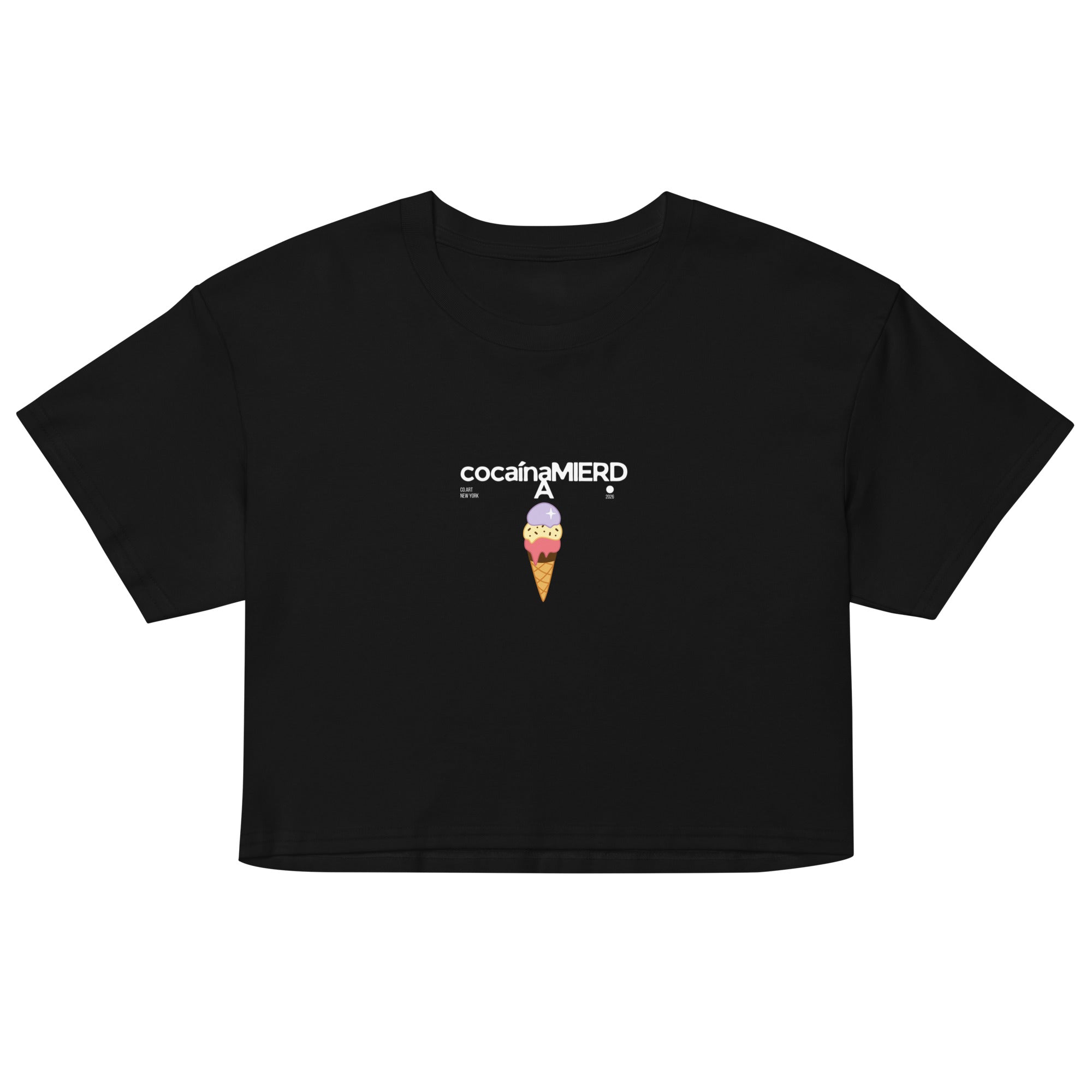 Crop top nero in cotone con scritta bianca "cocainAMIERDA" sopra grafica colorata di gelato, stile streetwear con messaggio.